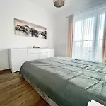 Easy Rent- Polnocna Old Town View, Free Parking, 24h Check-in 아파트 *