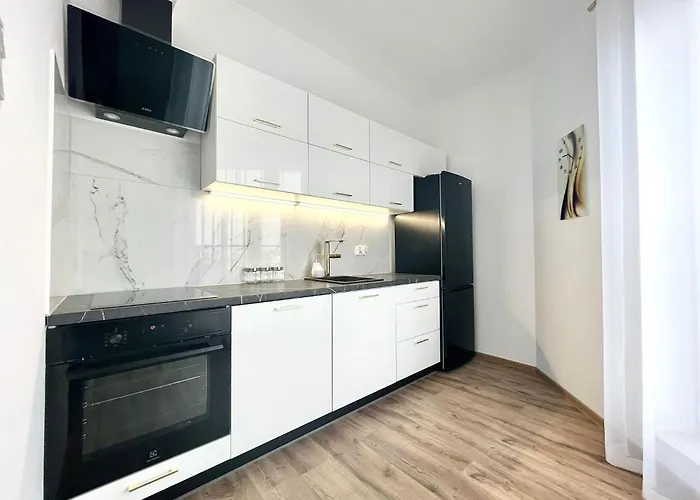 Easy Rent- Polnocna Old Town View, Free Parking, 24h Check-in Apartment